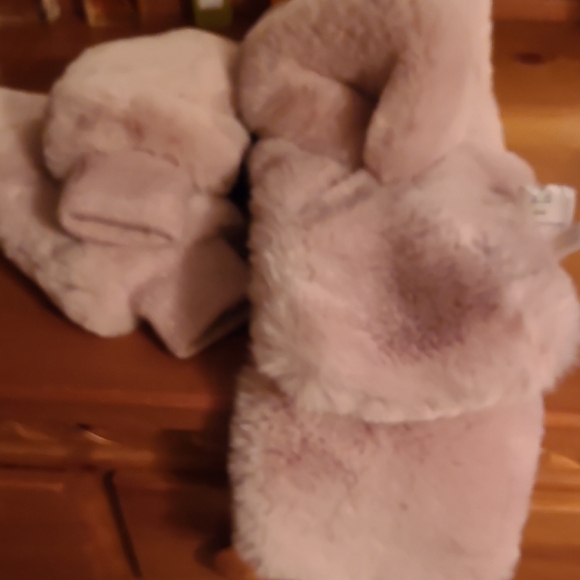 Cozy Pink Scarf And Mittens - Picture 1 of 1